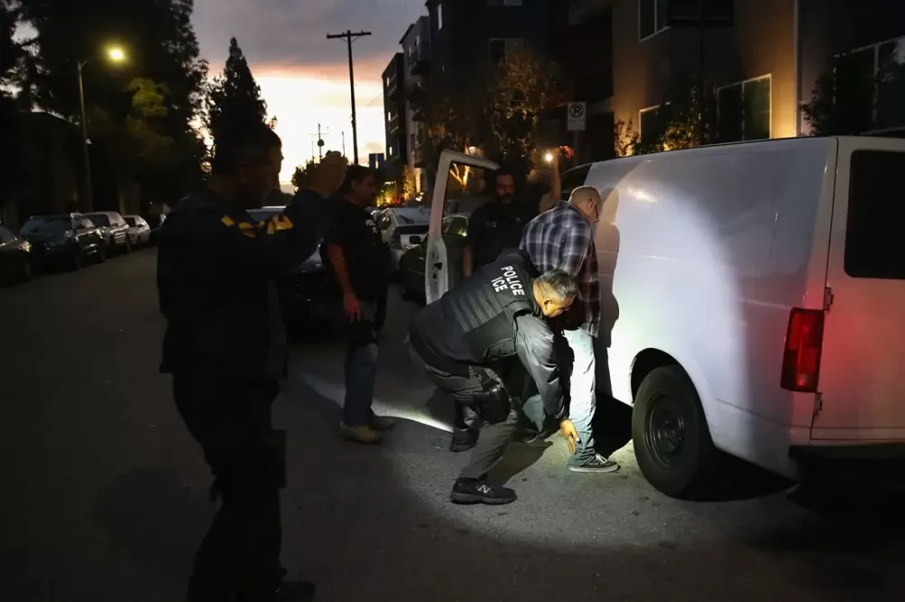 Suprema Corte levanta restrições às operações de imigração em Los Angeles