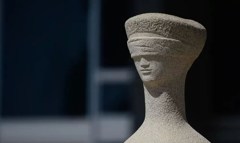 Entenda o princípio da absorção usado por Fux para votar pela absolvição de Bolsonaro