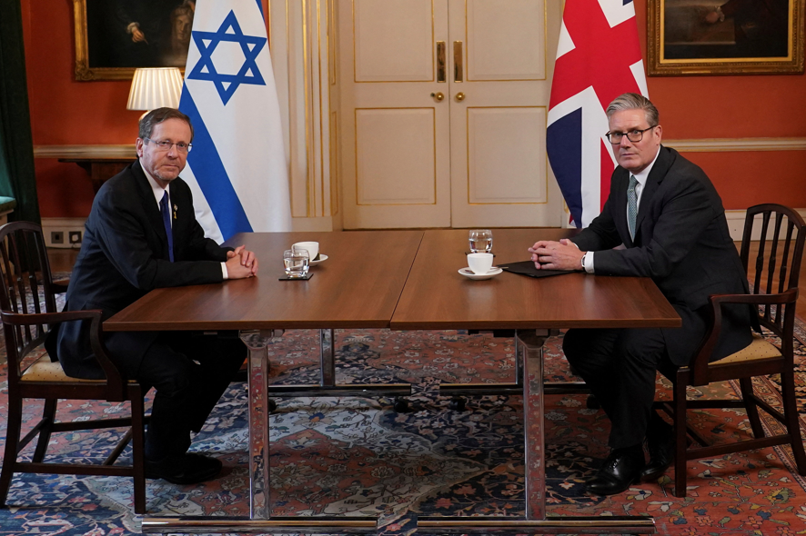 Primeiro-ministro britânico e presidente israelense discutem em reunião “difícil”
