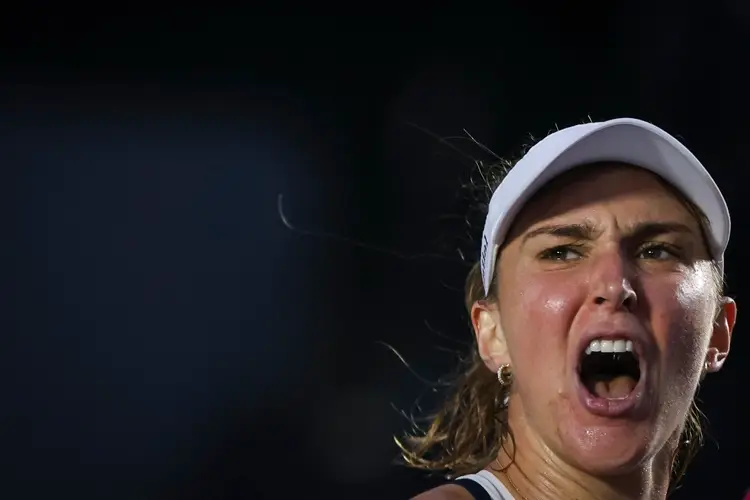 Bia Haddad Maia começa bem, mas cai diante de mexicana nas quartas do SP Open