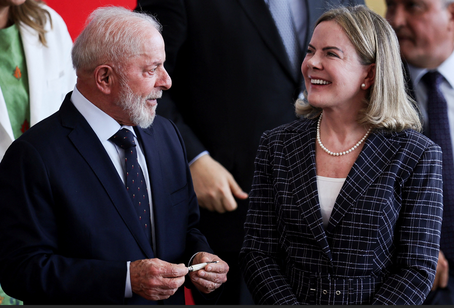 Governo Lula ameaça tirar cargos de quem votar pela anistia