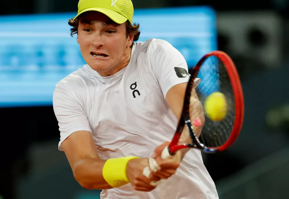 Brasil e Grécia empatam 1º dia de duelos na Copa Davis; João Fonseca vence.