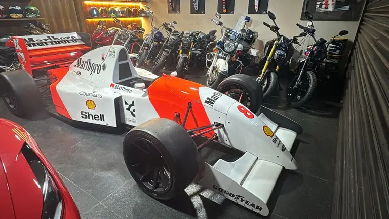 Carros, vinhos e quadros raros: o que PF apreendeu em operação contra fraudes do INSS