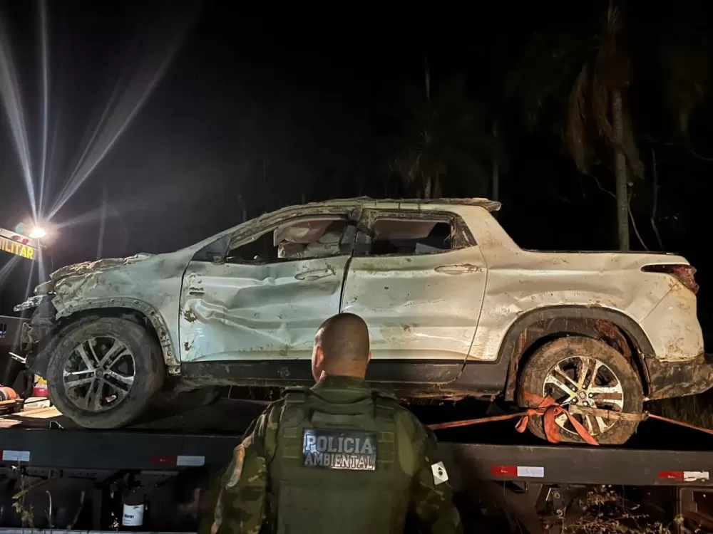 Carro enterrado em bunker: homens desaparecidos foram cobrar R$ 250 mil