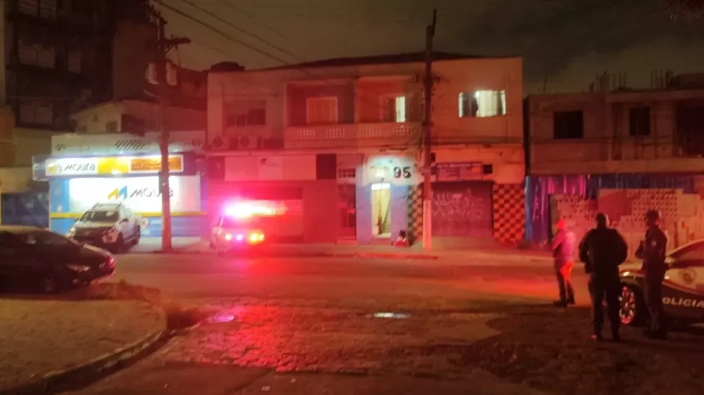 Homem invade casa de prostituição, abre fogo e mata 3 pessoas em SP
