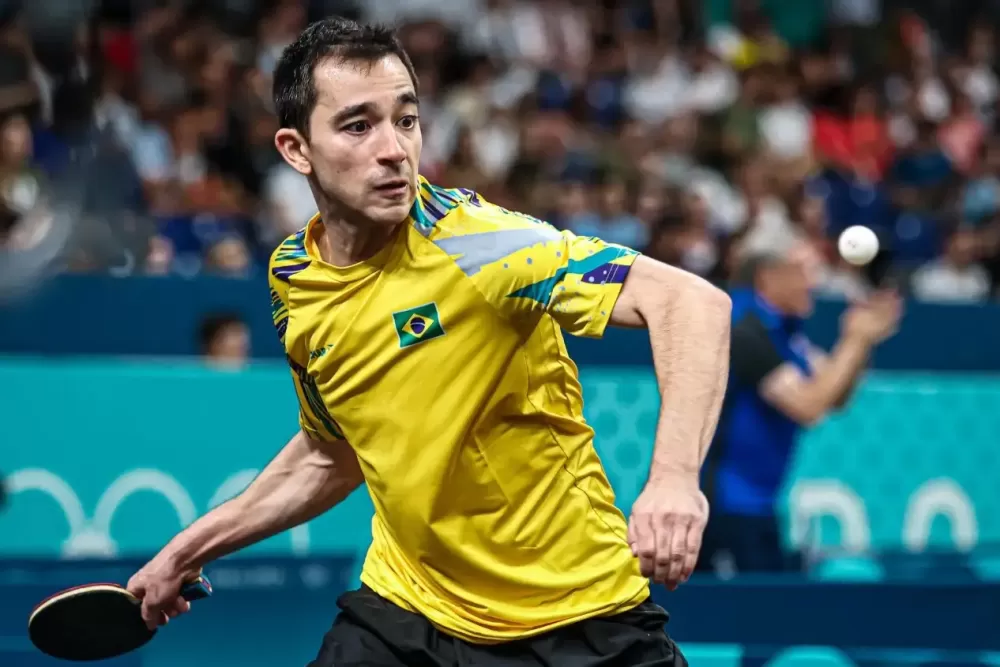Hugo Calderano é dominado pelo número 2 do mundo e fica com o vice no WTT de Macau