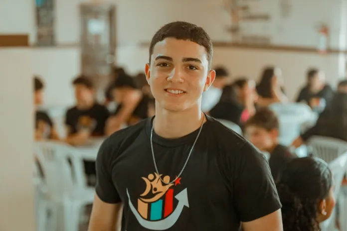 Gravatá seleciona 50 alunos destaque para projeto educacional AVANSER e fortalece protagonismo juvenil