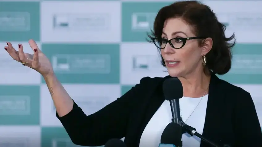 Girão, Damares e Magno Malta vão à Itália visitar Carla Zambelli, presa em Roma