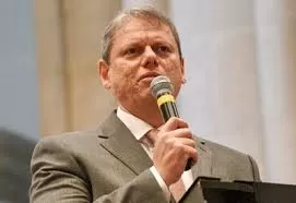 A pedido do PT, Moraes determina que PGR analise abrir inquérito contra Tarcísio