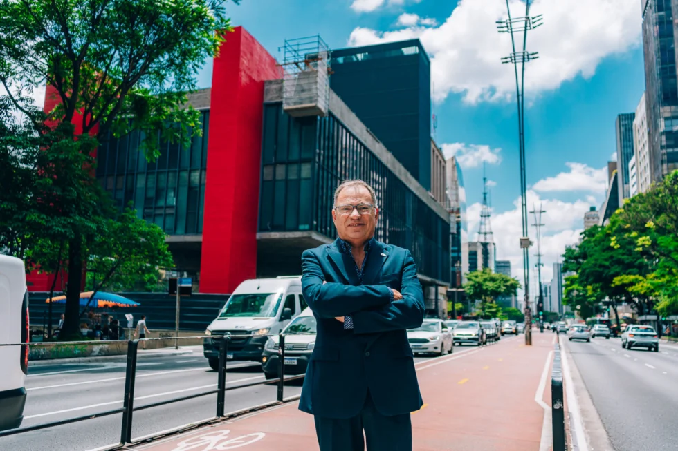 Setembro Amarelo e a gestão do futuro: como a tecnologia pode transformar a saúde mental corporativa