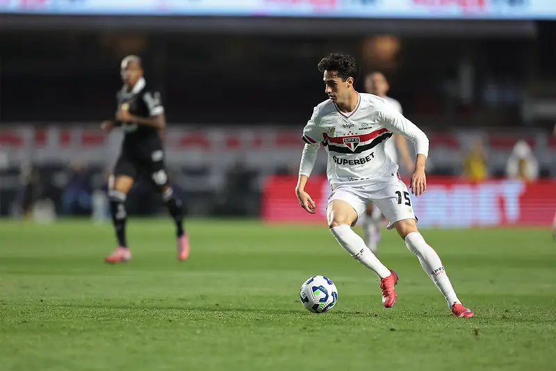 LDU x São Paulo: Veja onde assistir e escalações