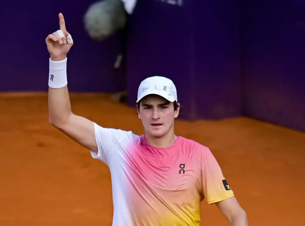 João Fonseca disputa a Laver Cup, após convocação de Agassi e divide palco com ídolos