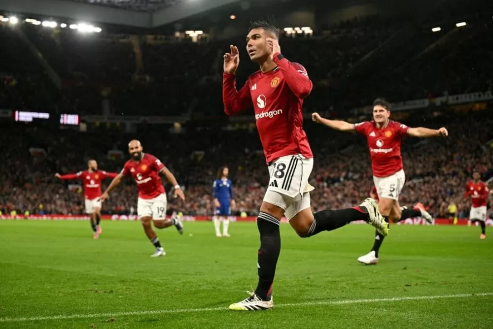 Casemiro faz gol e é expulso na vitória do Manchester United sobre o Chelsea na Premier League