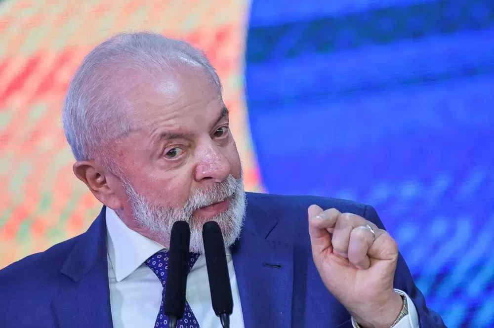 Lula afirma que manifestações foram recado do povo que não quer anistia