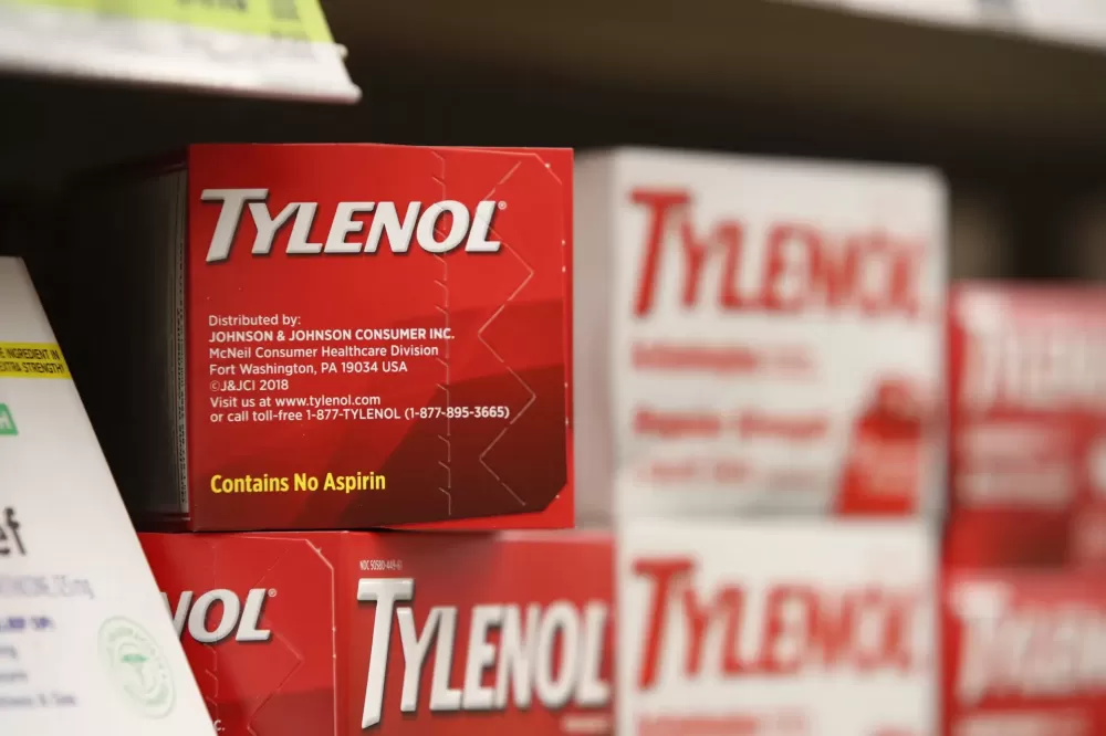 Ações da dona do Tylenol reagem e sobem 6% após Trump fazer alegações sem provas