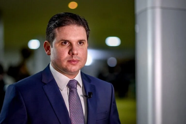 Câmara vota no dia 1º projeto que isenta IR para quem ganha até R$ 5 mil, diz Motta