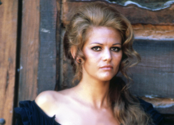 Claudia Cardinale, atriz ícone do cinema italiano, morre aos 87 anos