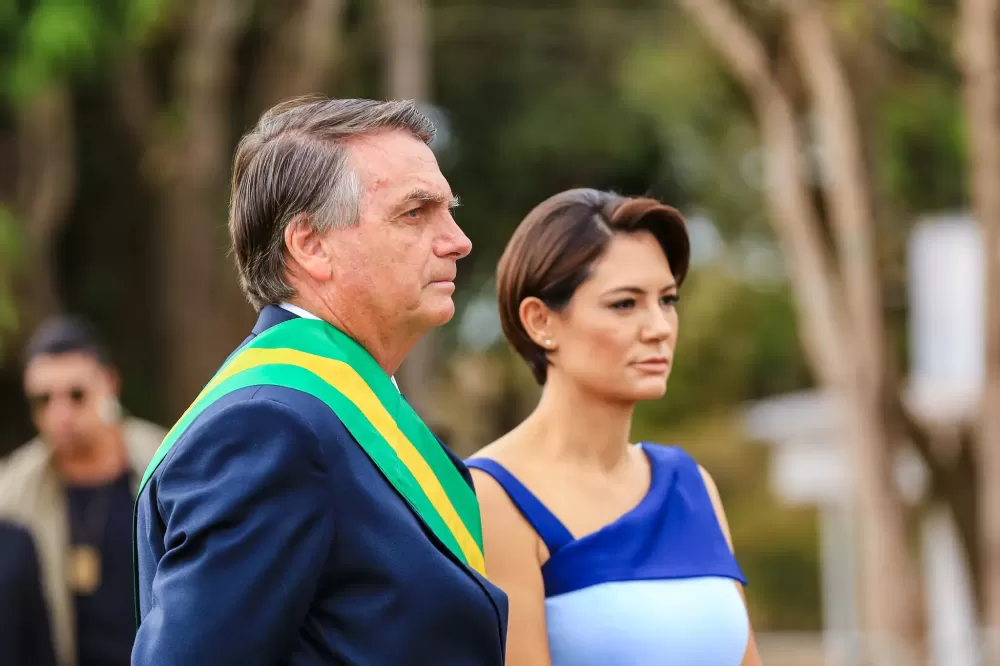 Michelle diz a jornal britânico que condenação do marido foi ‘farsa judicial’