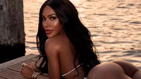 Carol Lekker, de A Fazenda 17, gasta fortuna com cirurgias estéticas; veja antes e depois