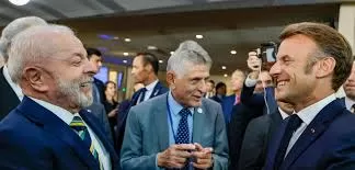 Vídeo: Macron chama Lula de guerreiro durante breve encontro em Nova York