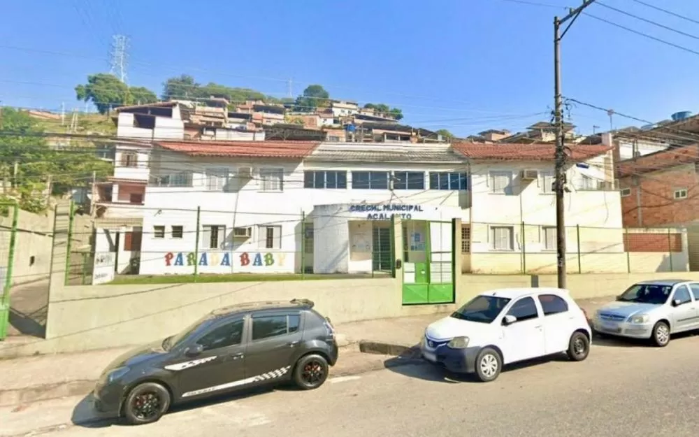 Creche é invadida por criminosos durante operação policial no Morro do Juramento, na Zona Norte