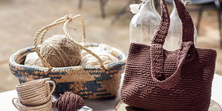 Esse ponto de crochê simples transforma a bolsa em peça de luxo