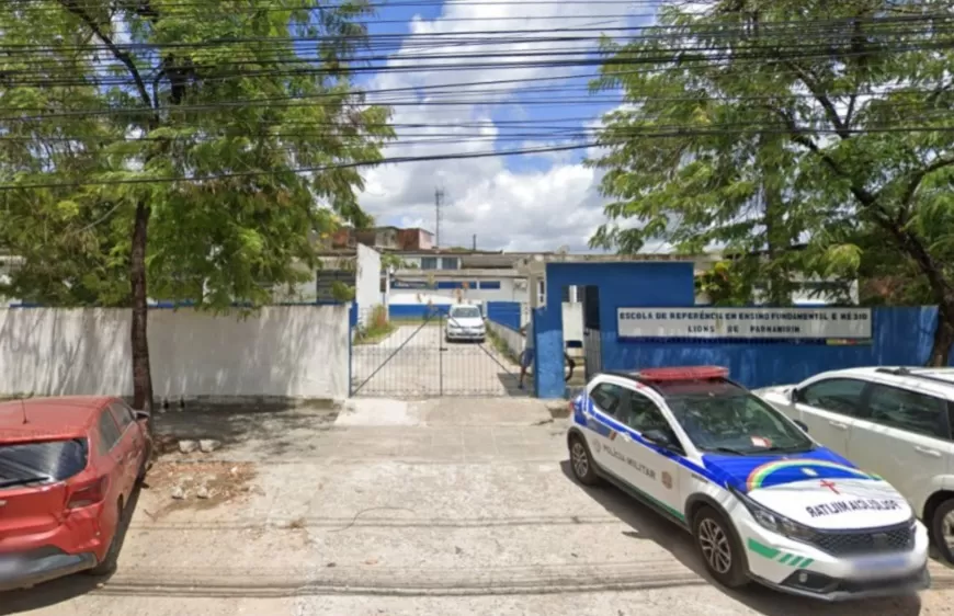 Aluna de 12 anos é agredida por colegas em banheiro de escola no Recife