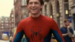 Tom Holland reaparece após acidente nas gravações de 'Homem-Aranha 4'
