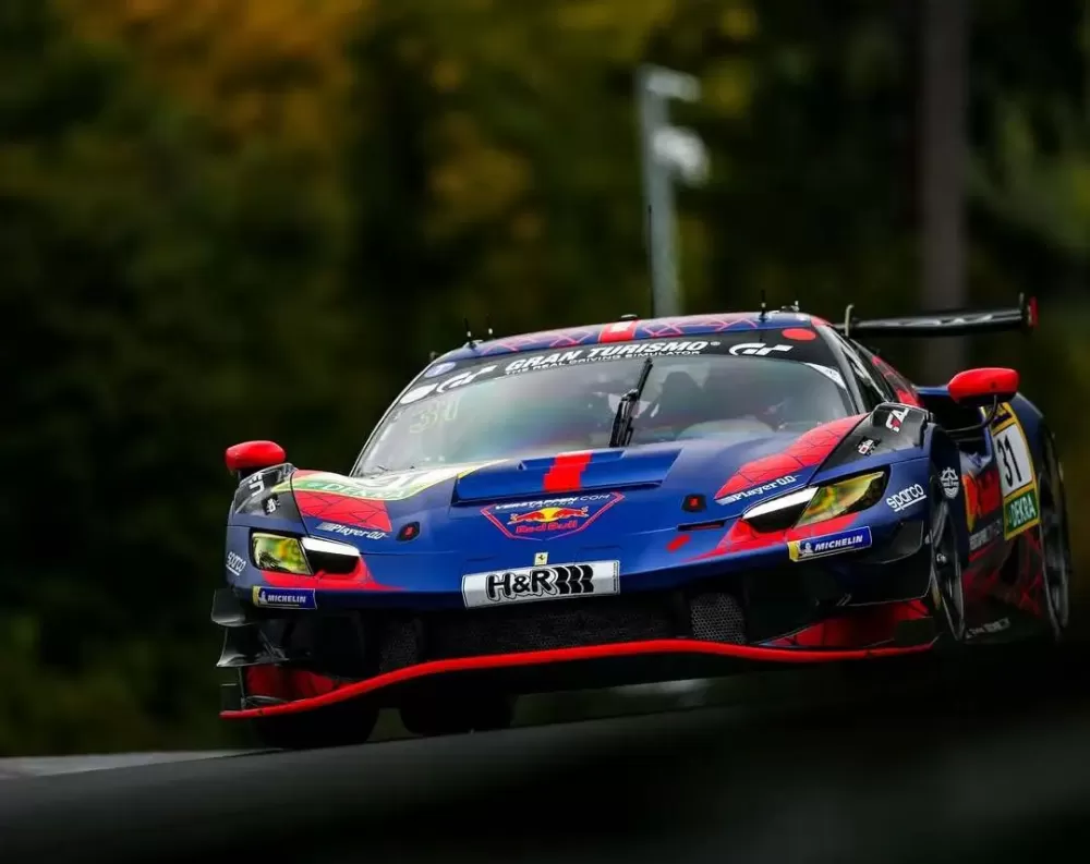 Max Verstappen domina e vence corrida de estreia na GT3 em Nurburgring