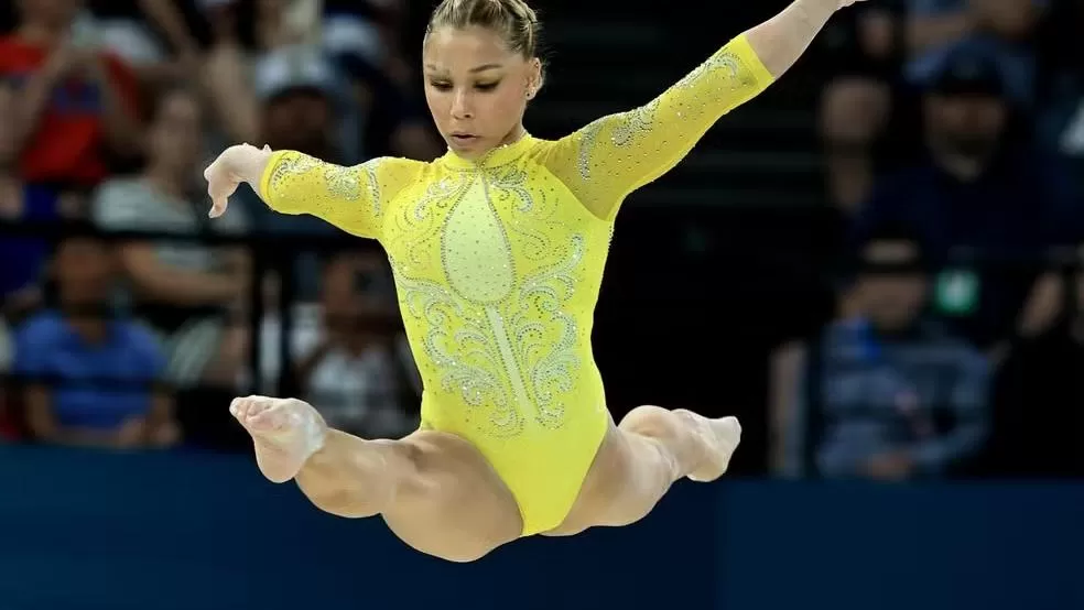 Flávia Saraiva é ouro na trave na Copa do Mundo de ginástica