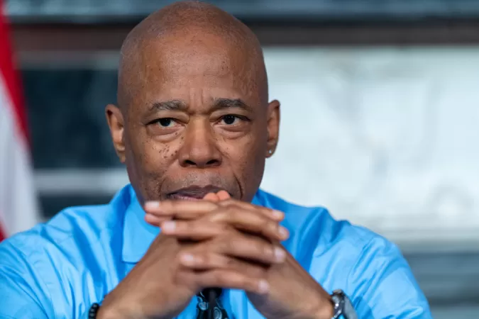 Prefeito de Nova York abandona campanha a pouco mais de um mês da eleição