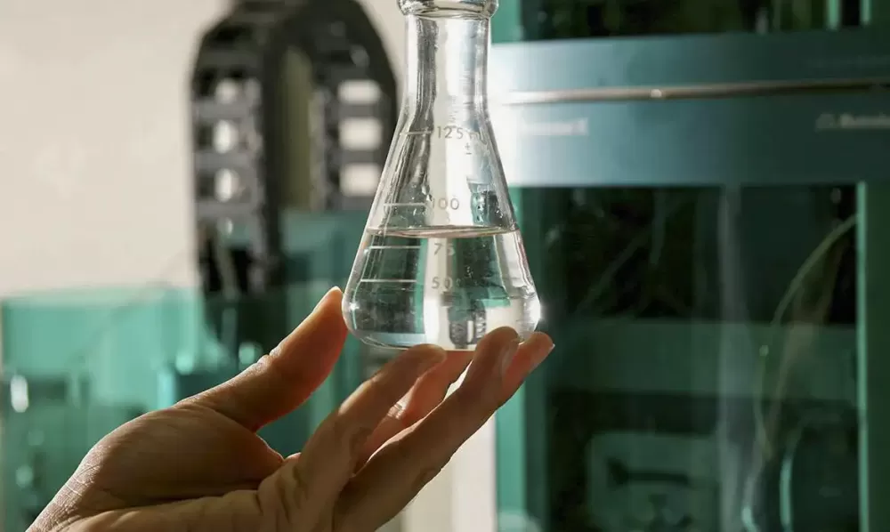 Associação diz que metanol do PCC pode ter abastecido fábrica de bebida clandestina