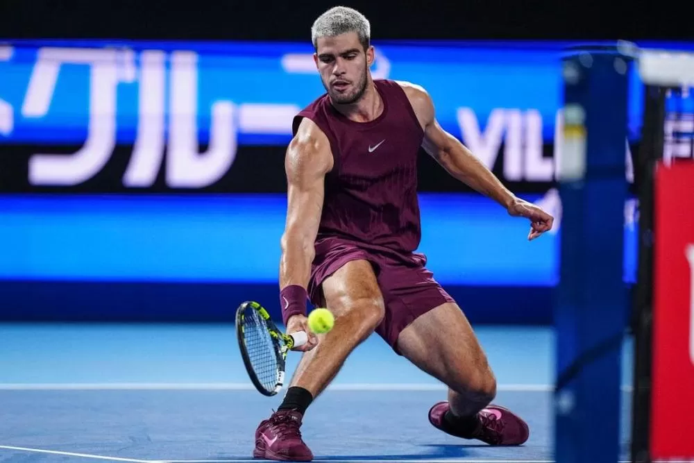 Alcaraz supera Ruud de virada e vai à decisão em Tóquio; Sinner se garante na semi de Pequim