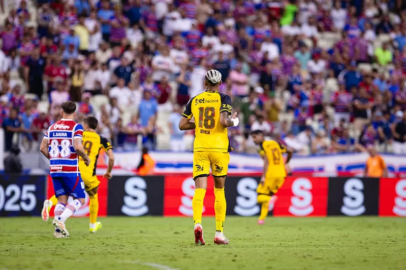 Sport perde Derik Lacerda para jogo com Fluminense; titular volta