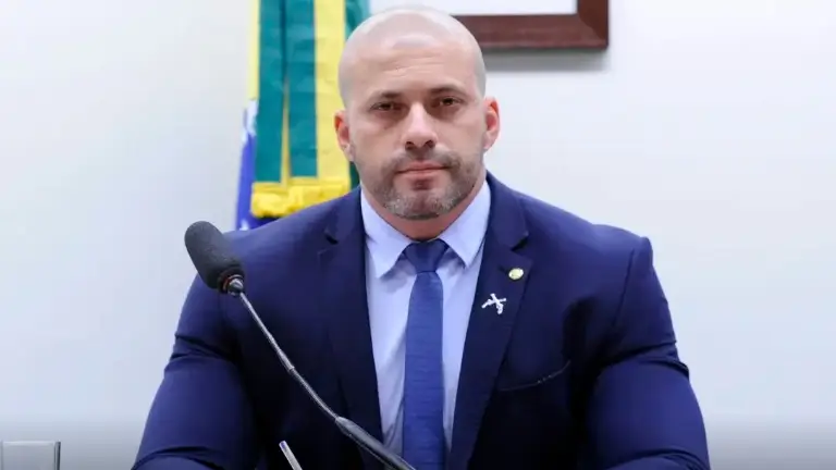 Moraes concede regime aberto a Daniel Silveira, com tornozeleira e restrições