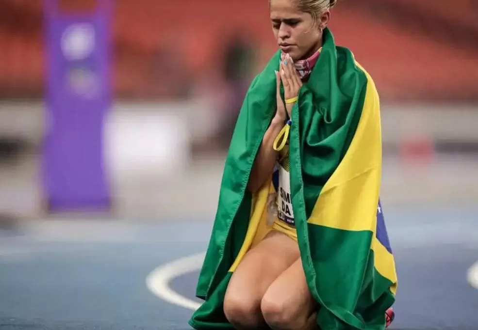 Thalita Simplício é tetra mundial nos 400 metros classe T11