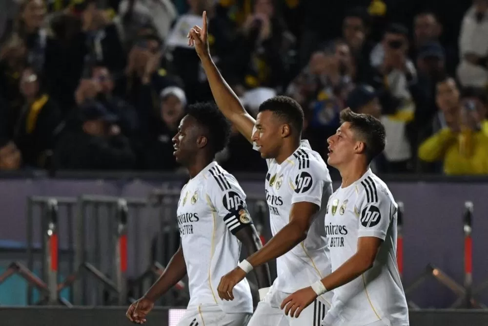 Real Madrid goleia o frágil Kairat na Champions com hat-trick de Mbappé e se redime de surra