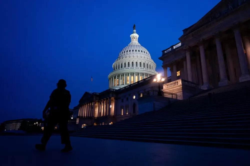 EUA entram em primeiro shutdown desde 2019 após impasse entre Trump e democratas