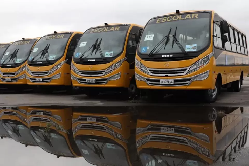 MPF quer que governo de Pernambuco retire logomarca do “Juntos pela Educação” de ônibus escolares
