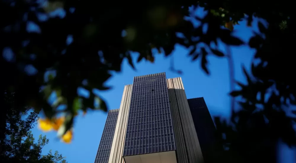Banco Central cita inflação e alta no preço dos alimentos em ata do Copom.
