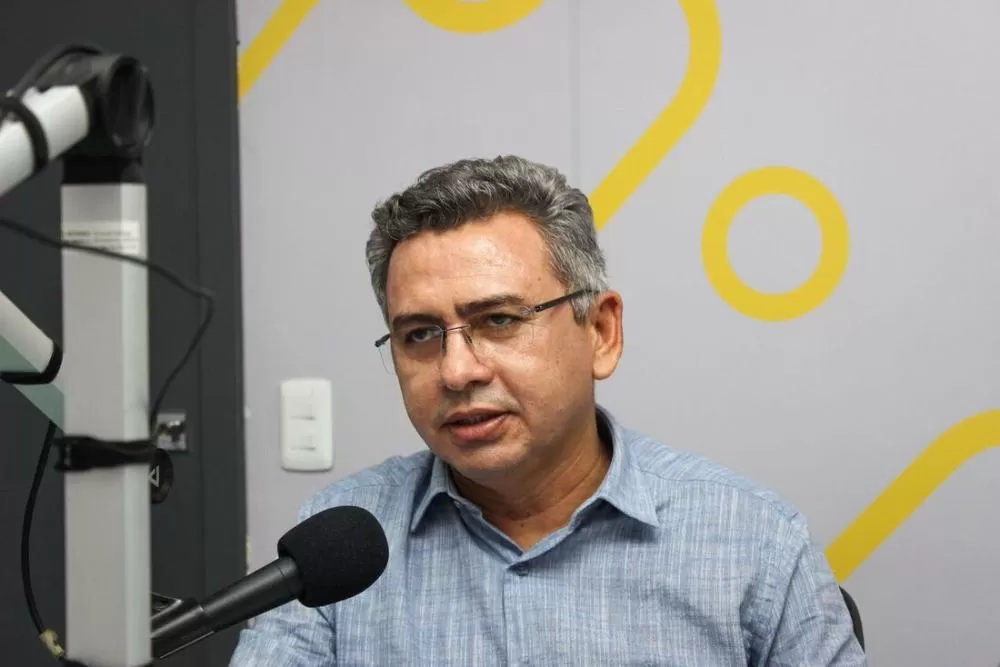 Presidente do PT defende debate sobre apoio do partido a Raquel Lyra.