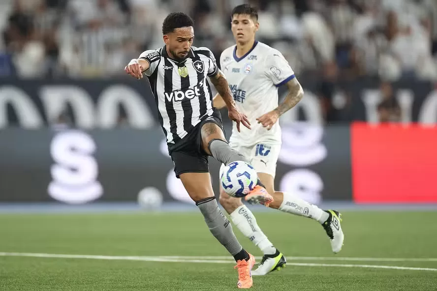 Vitinho, do Botafogo, é convocado para seleção brasileira após corte de Vanderson