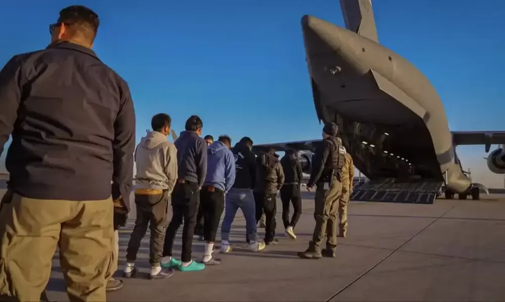 Número de brasileiros deportados dos EUA em 2025 já bate recorde histórico