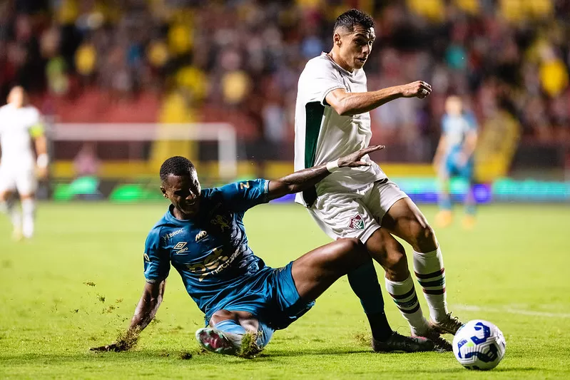 Sport tem problema na lateral direita para encarar Cruzeiro; Derik reforça ataque