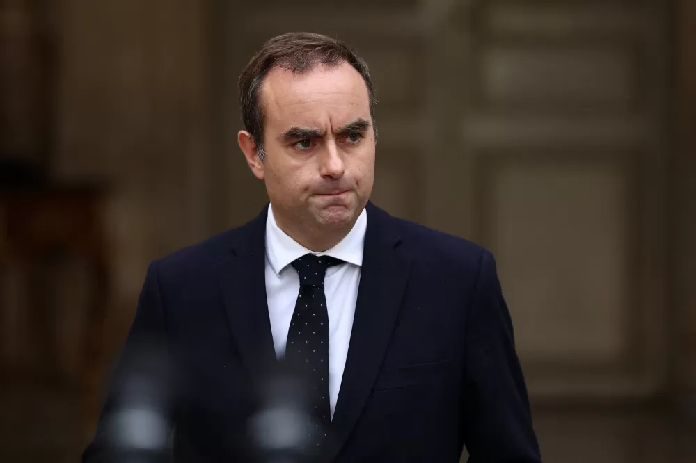 Primeiro-ministro francês Sébastien Lecornu renuncia e aprofunda crise no país