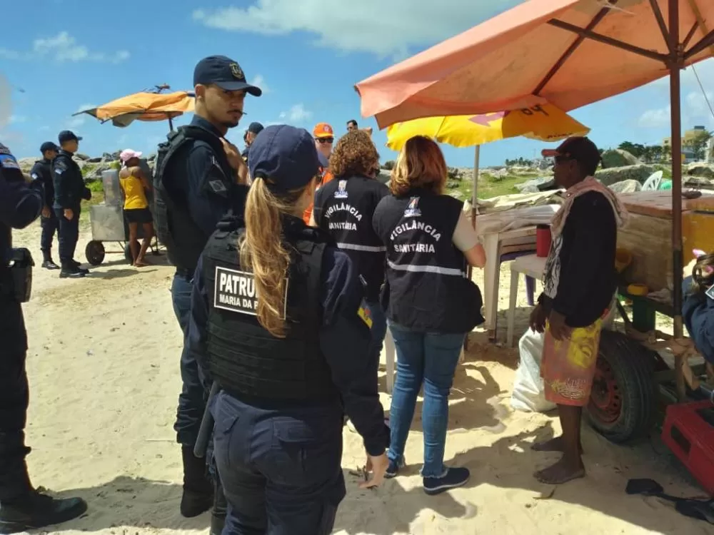 Olinda realiza fiscalização contra uso de bebidas com metanol em quiosques e bares da Orla