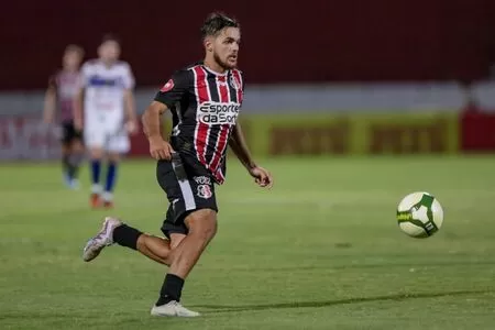 Santa Cruz: líder do Pernambucano, Tricolor se aproxima de classificação ao mata-mata.