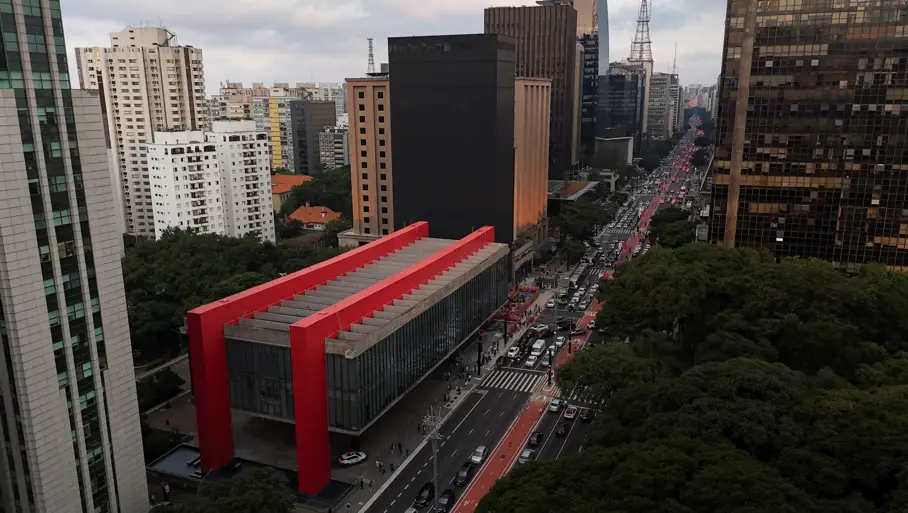 Brasil crescerá 2,4% em 2025 e 2,2% em 2026, diz Banco Mundial