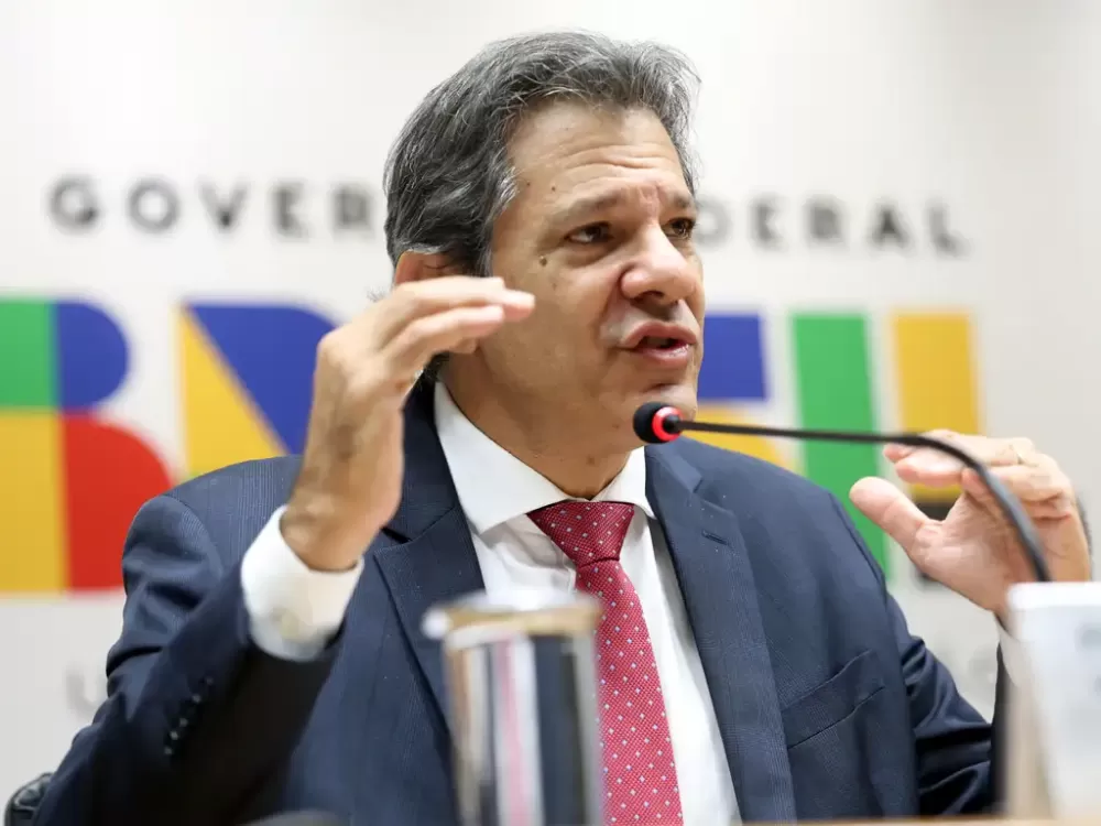 Haddad diz que tarifa zero no transporte público deve ser bandeira de Lula em 2026