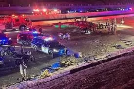 Helicóptero médico cai em rodovia e deixa três em estado crítico